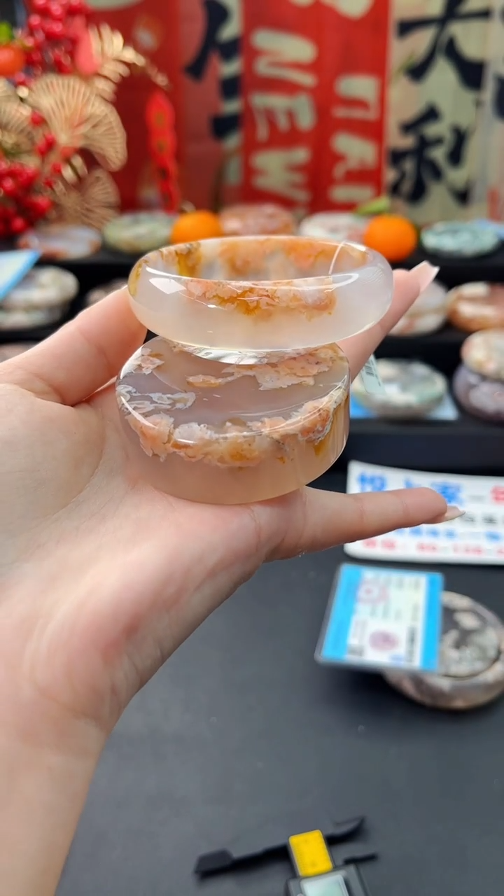 【闪购商品】石英质玉手镯未镶嵌赠送镯心（56圈口）