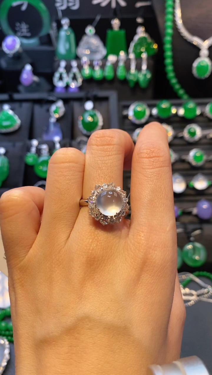 【闪购商品】翡翠戒指18K金镶嵌蛋面戒指5161401