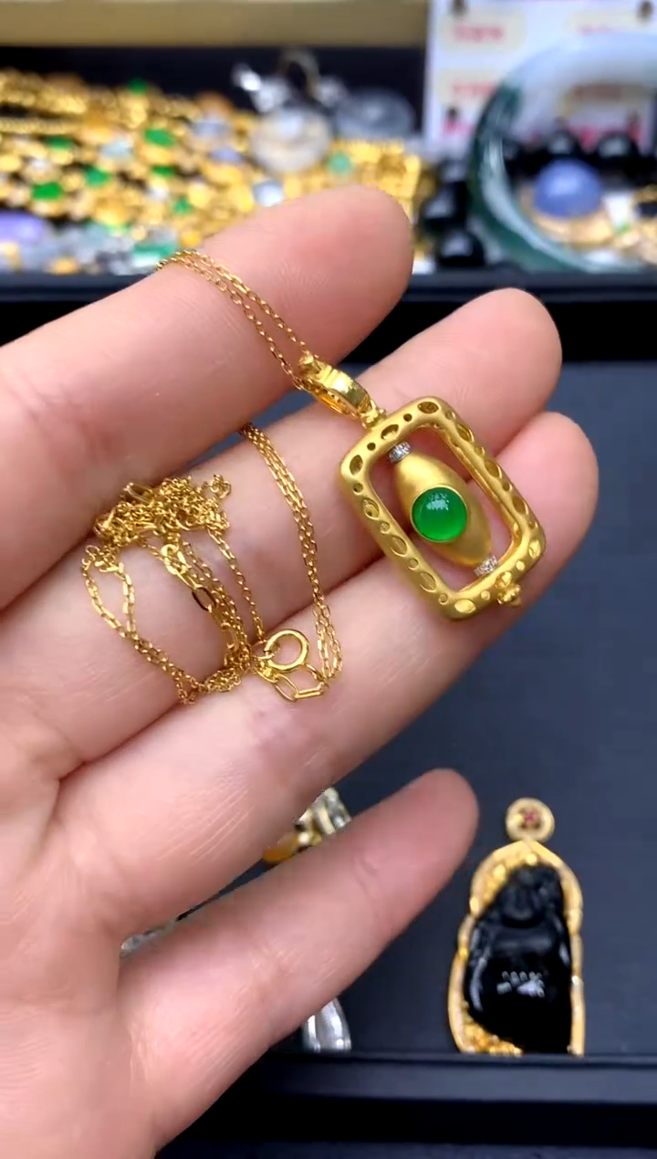 颈饰18K金镶嵌翡翠334 -中国好珍宝