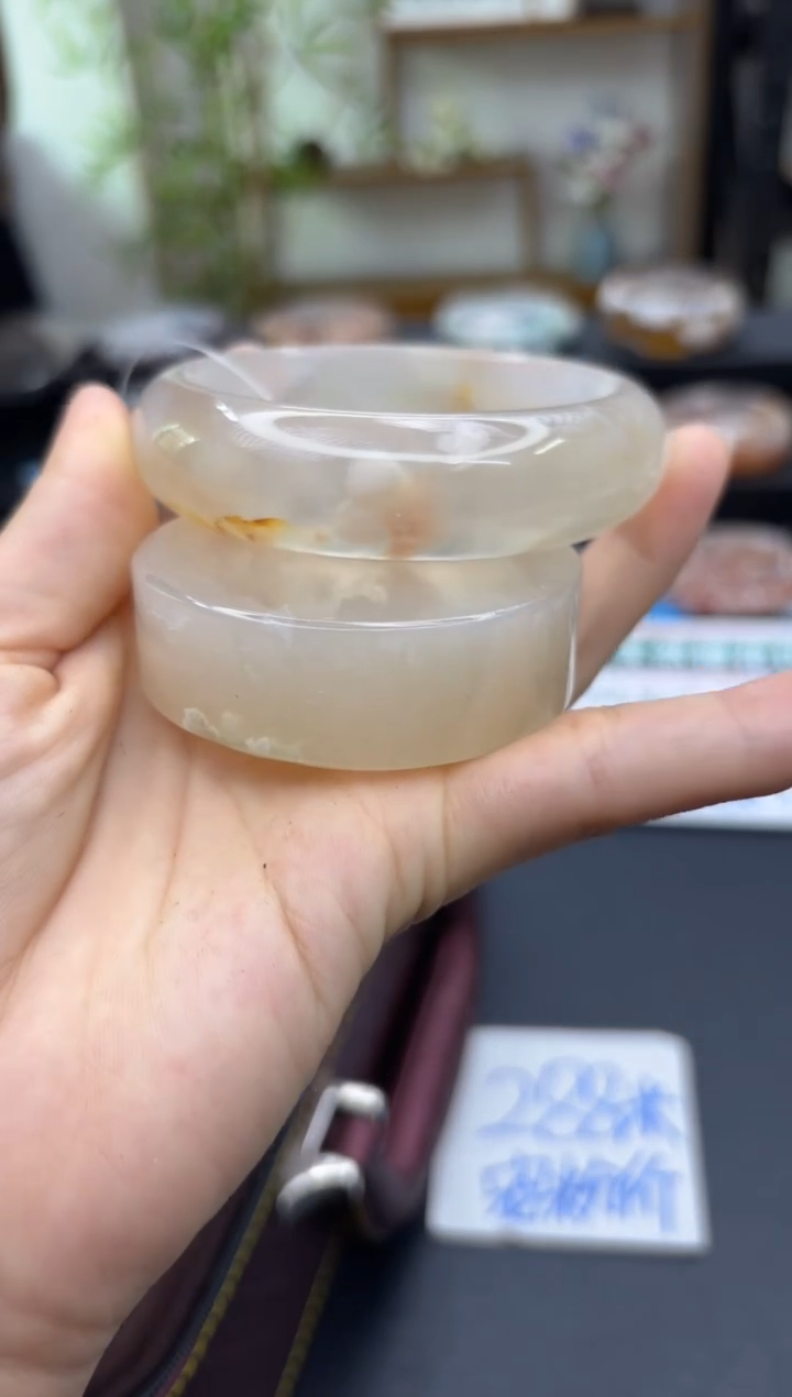 【闪购商品】石英质玉手镯未镶嵌C82(59圈赠送镯心)