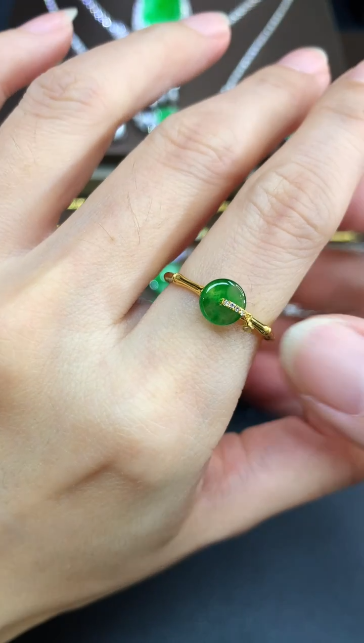 18K金镶嵌戒指翡翠197|