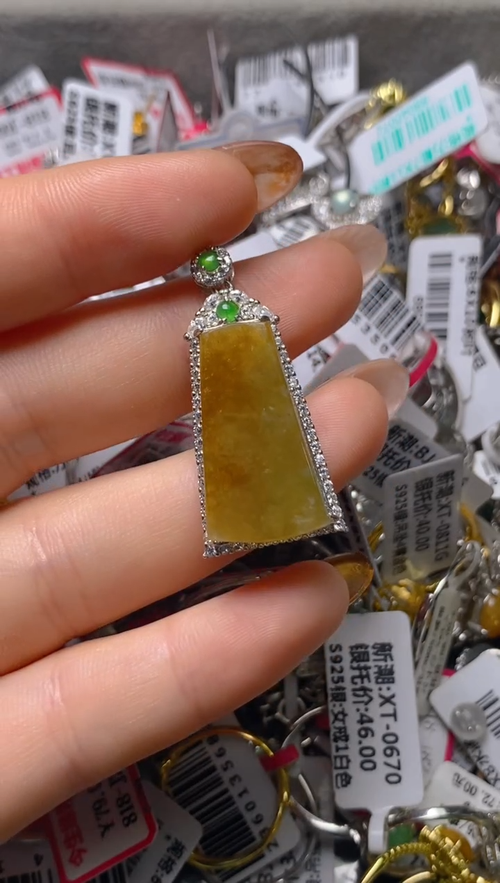 银S925镶嵌戒指翡翠百内无证书