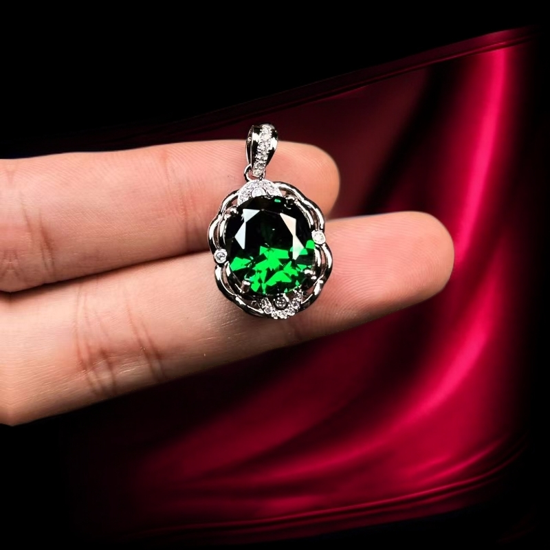 如懿高订名饰212-轻奢幻彩艳绿宝精切合金吊坠