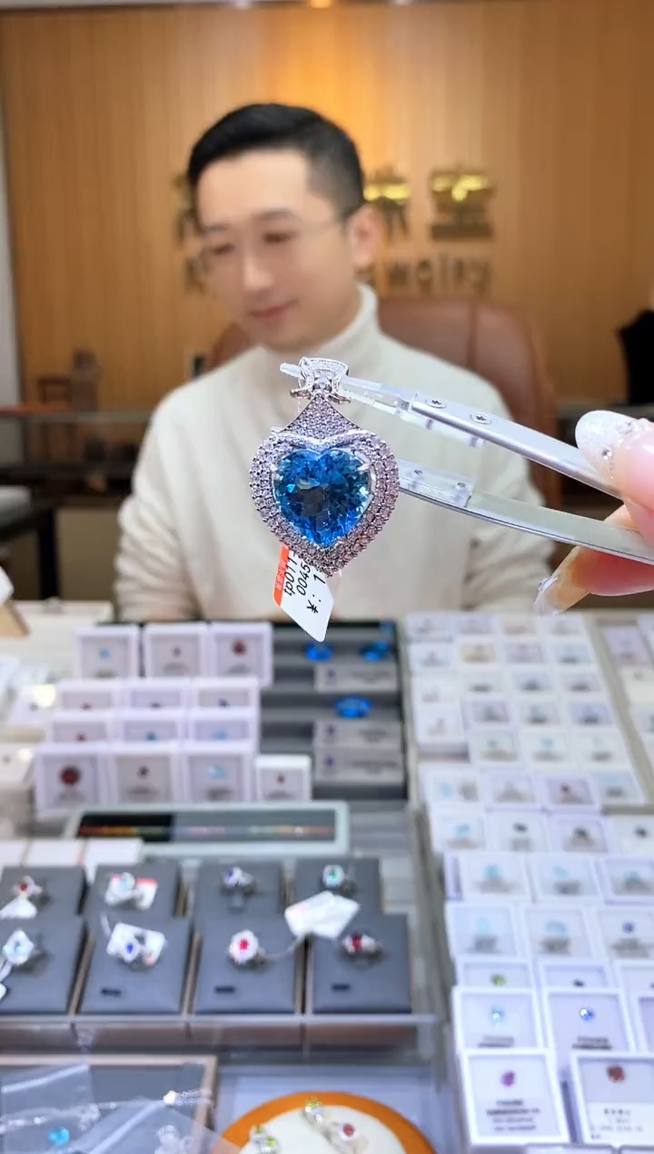 【闪购商品】托帕石吊坠(赠链)银S925镶嵌天然托帕石吊坠