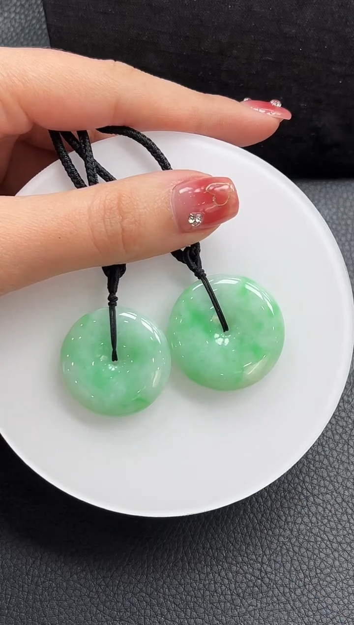 【闪购商品】翡翠颈饰未镶嵌平安扣多样性发1件