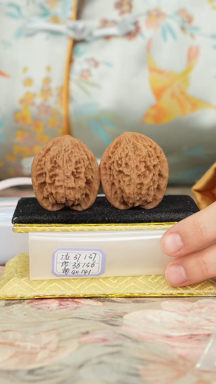 【闪购商品】文玩核桃把件龙纹官帽