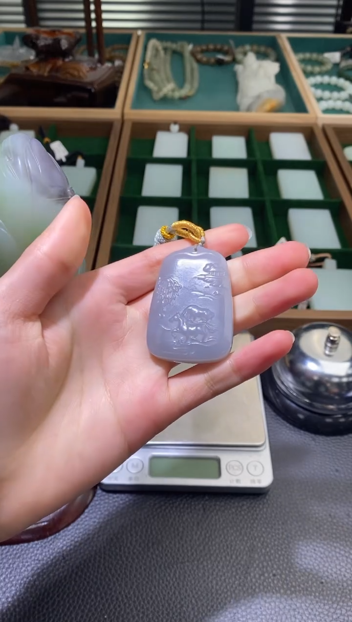 定制和田玉烟紫山水牌