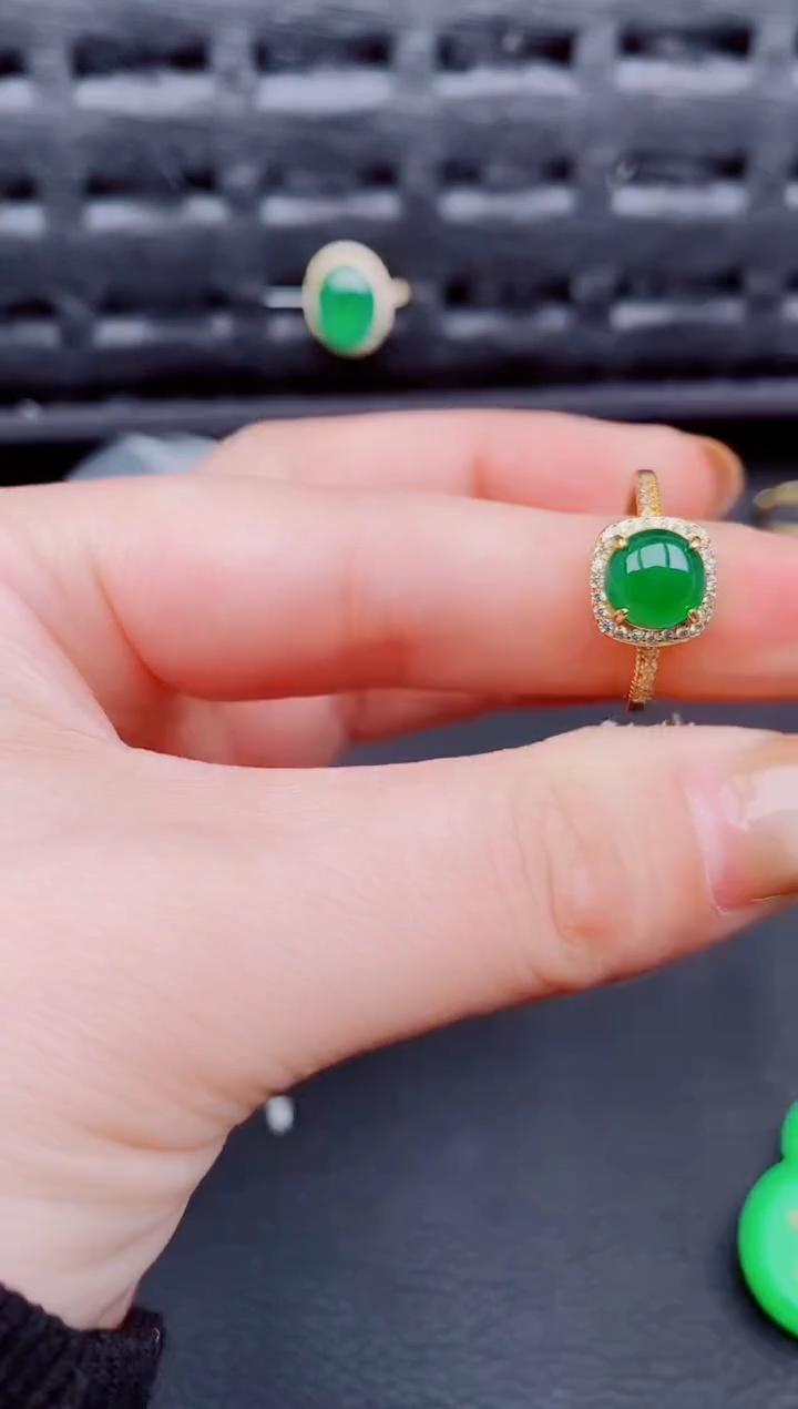 【闪购商品】翡翠戒指银S925镶嵌天然a货翡翠673