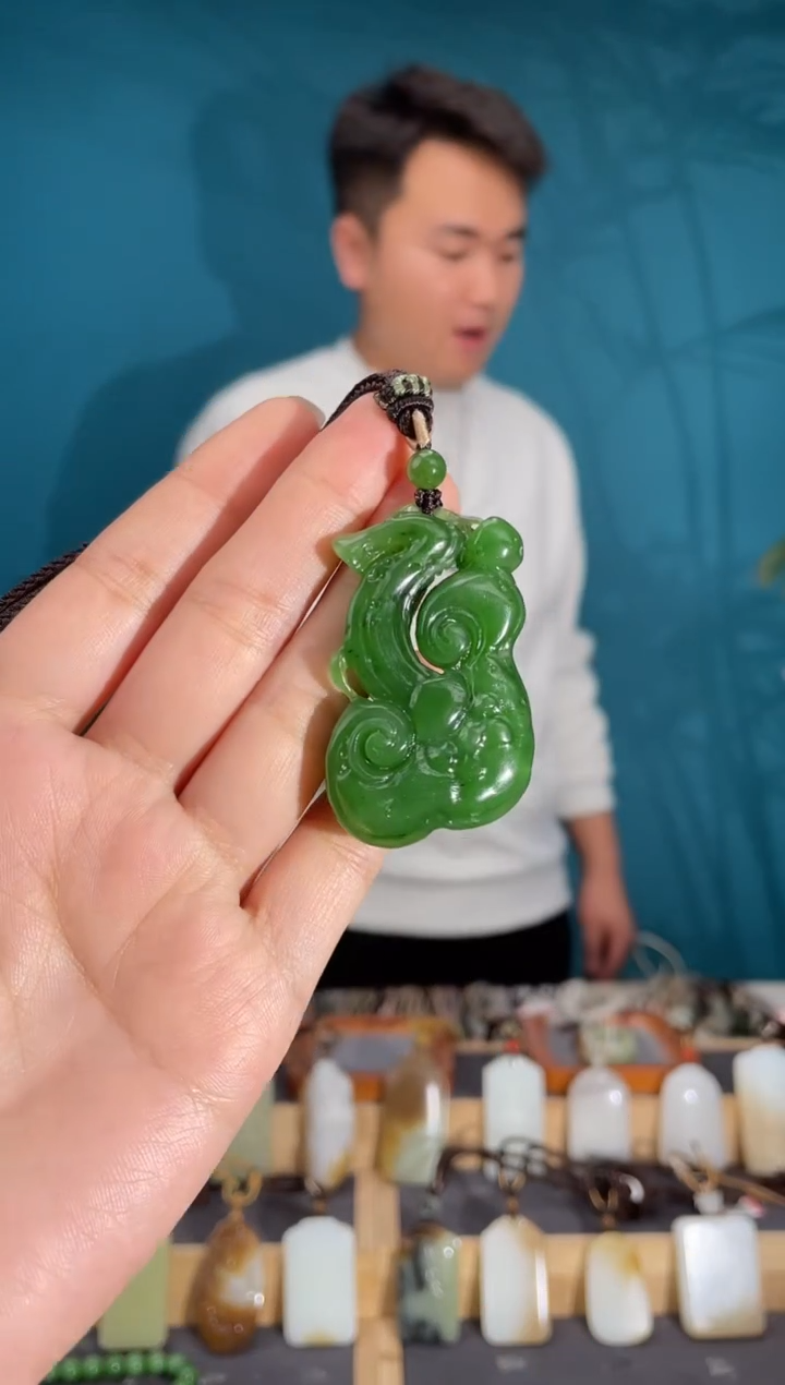 颈饰未镶嵌和田玉1