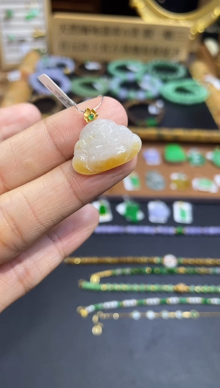 颈饰18K金镶嵌翡翠佛公