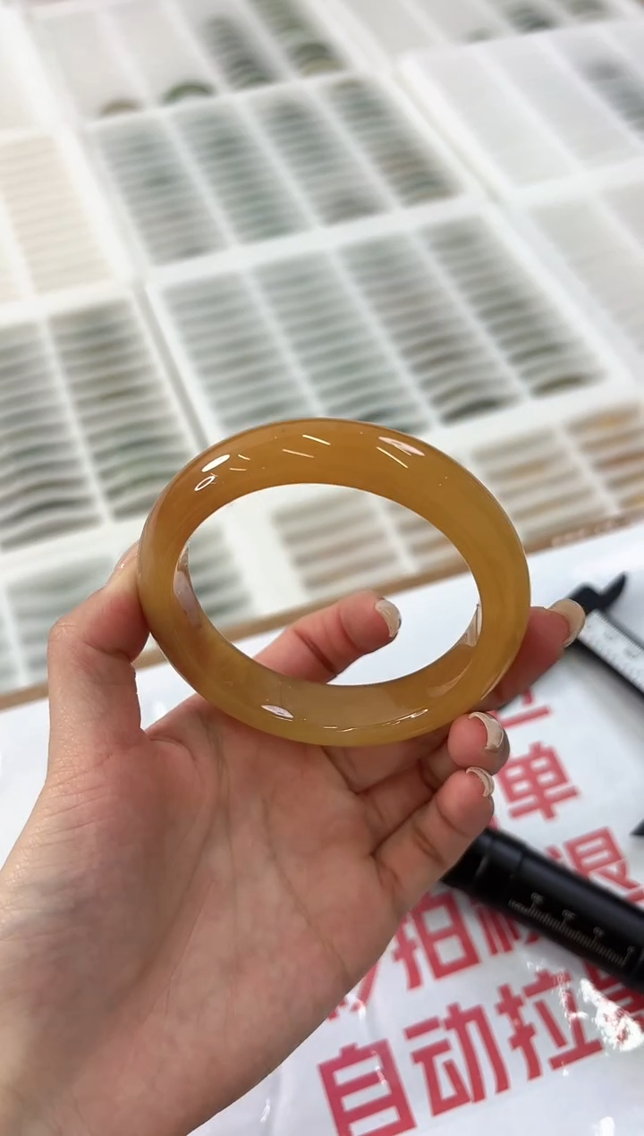 未镶嵌手镯石英质玉87-60HU