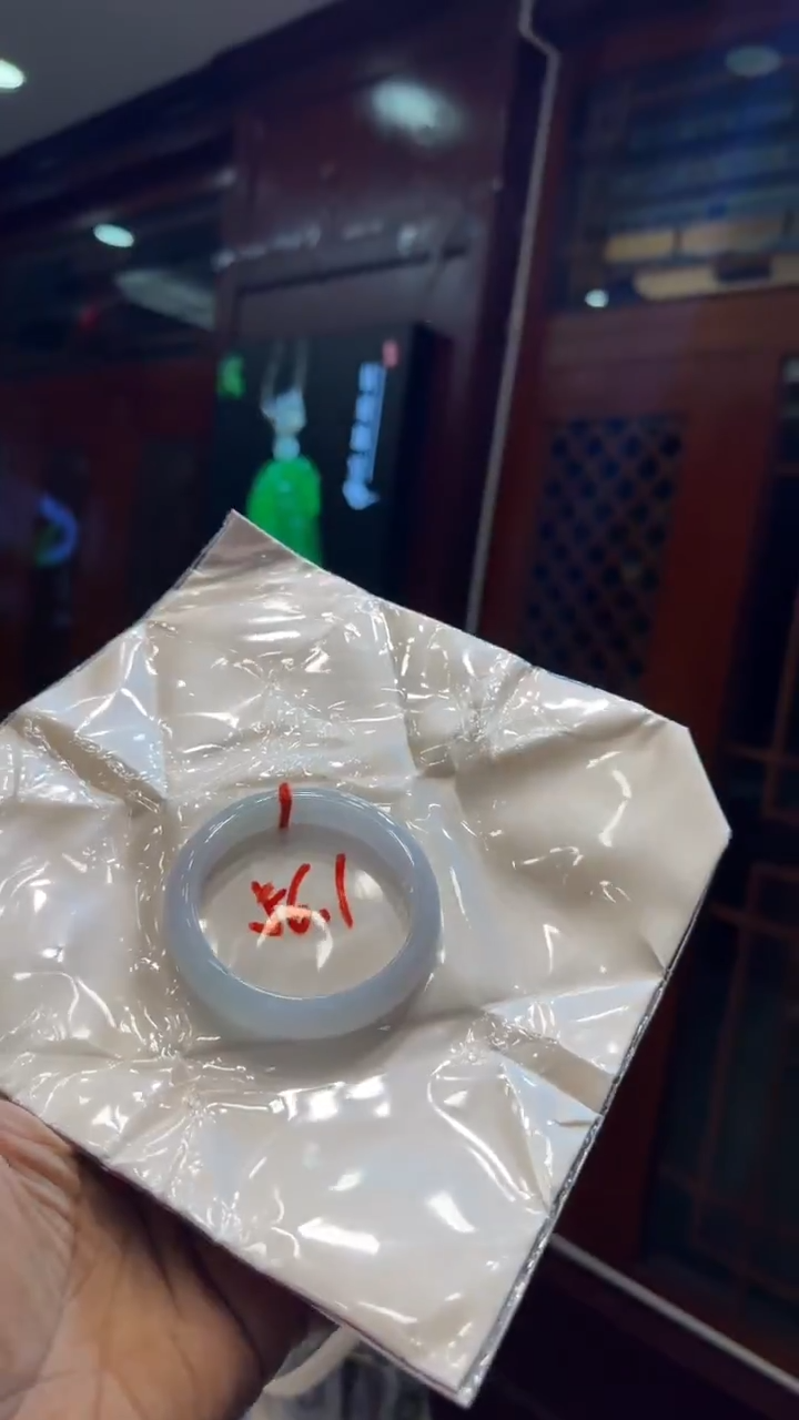 未镶嵌手镯翡翠手镯