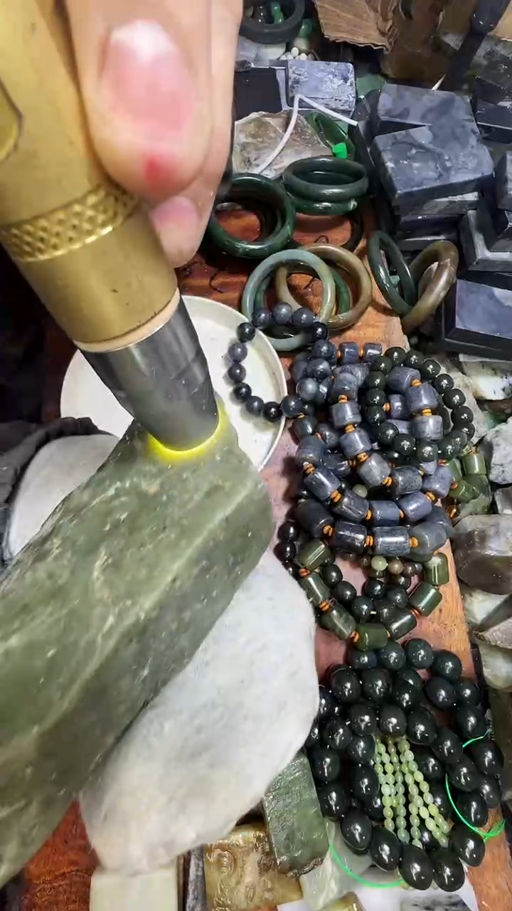 未镶嵌和田玉珠宝半成品1