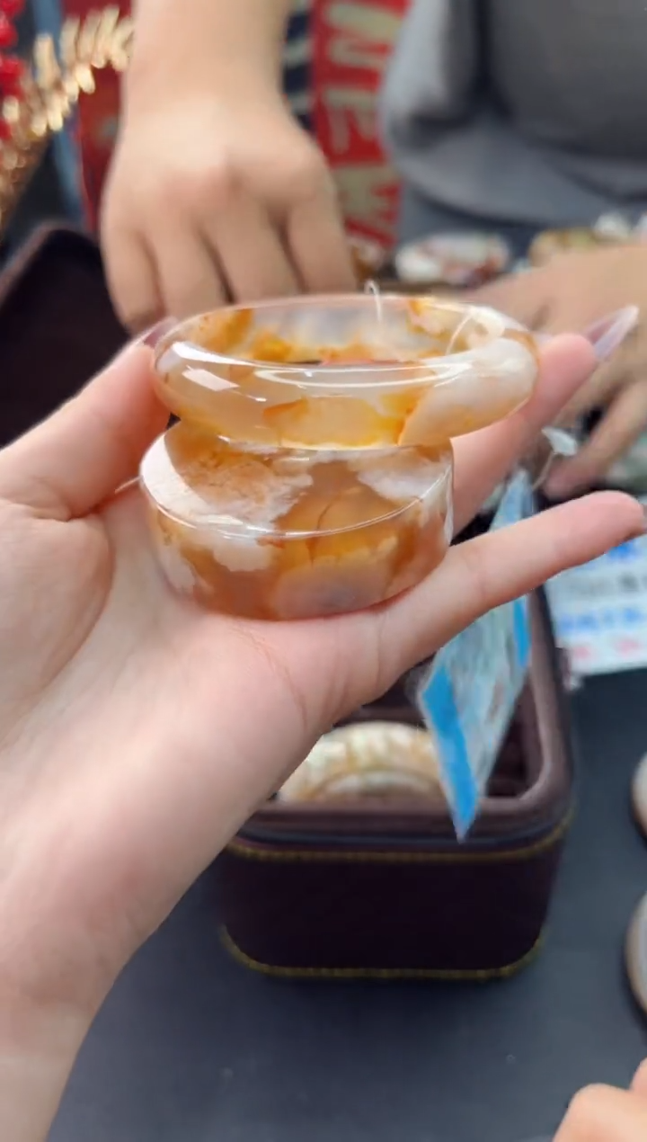 【闪购商品】石英质玉手镯未镶嵌赠送镯心（57圈口）