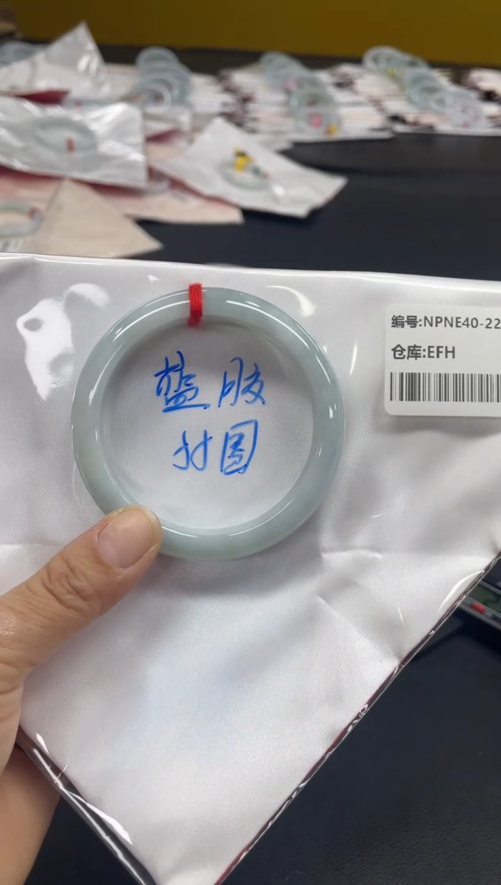 未镶嵌手镯翡翠翡翠手镯