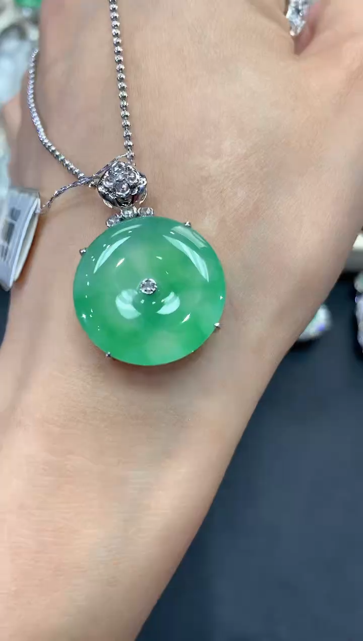 【闪购商品】翡翠吊坠(不含链)18K金镶嵌f1