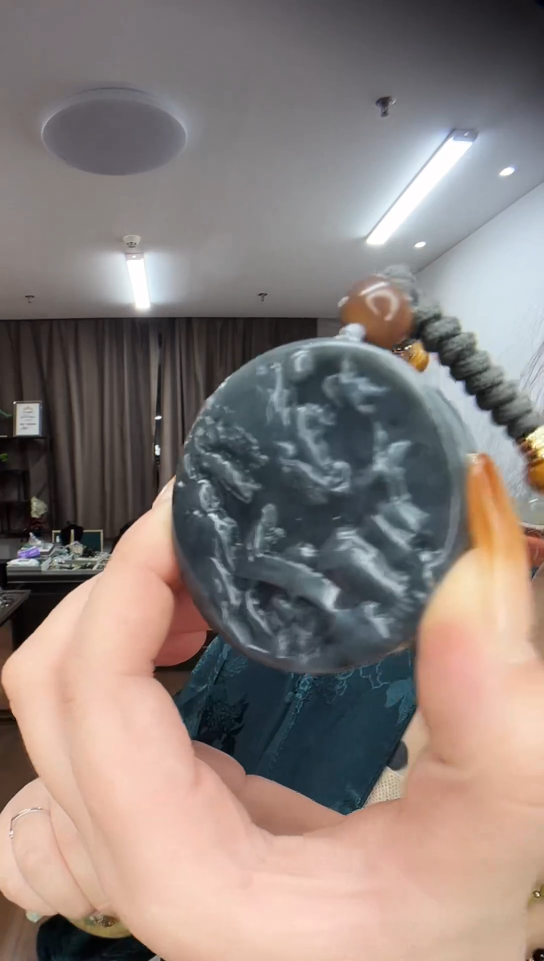 未镶嵌岫玉颈饰多样性发一