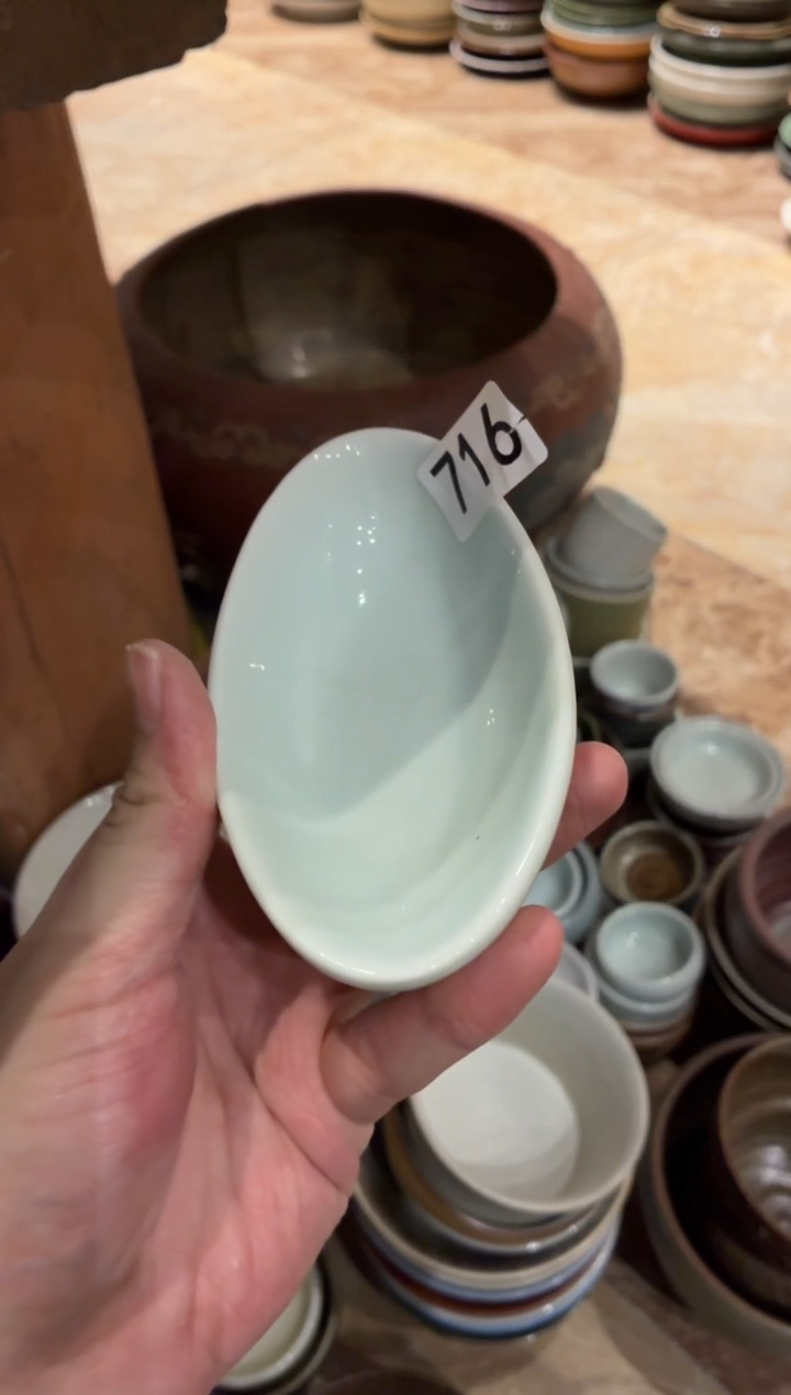 瓷片清*716微瑕青色小料碟1个