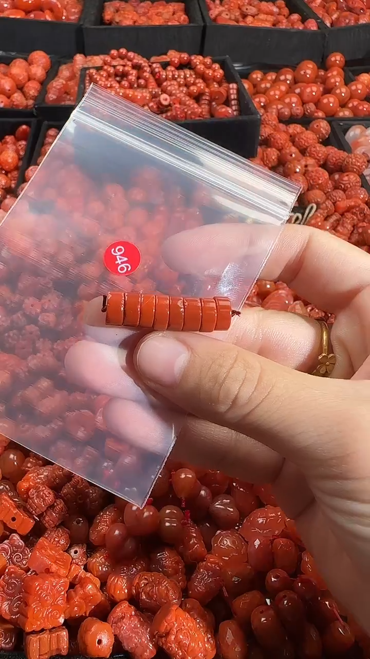 颈饰未镶嵌南红玛瑙1
