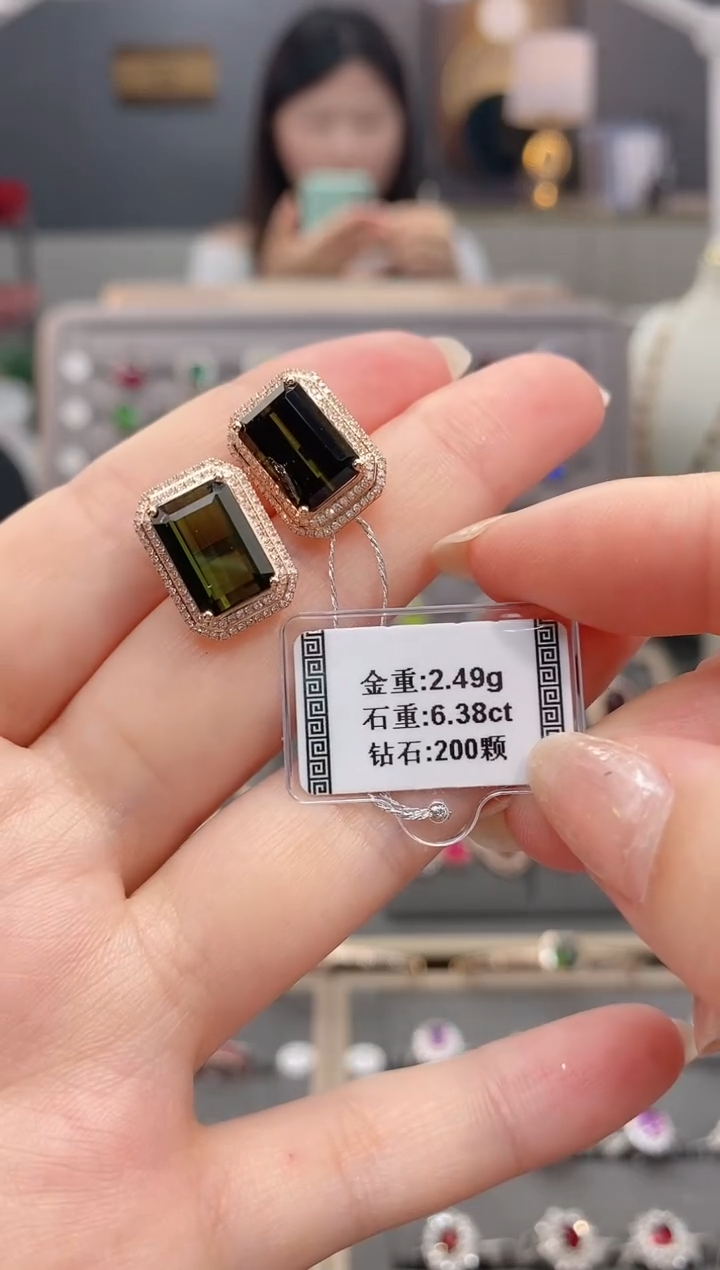 碧玺耳饰18K金镶嵌6.38配钻