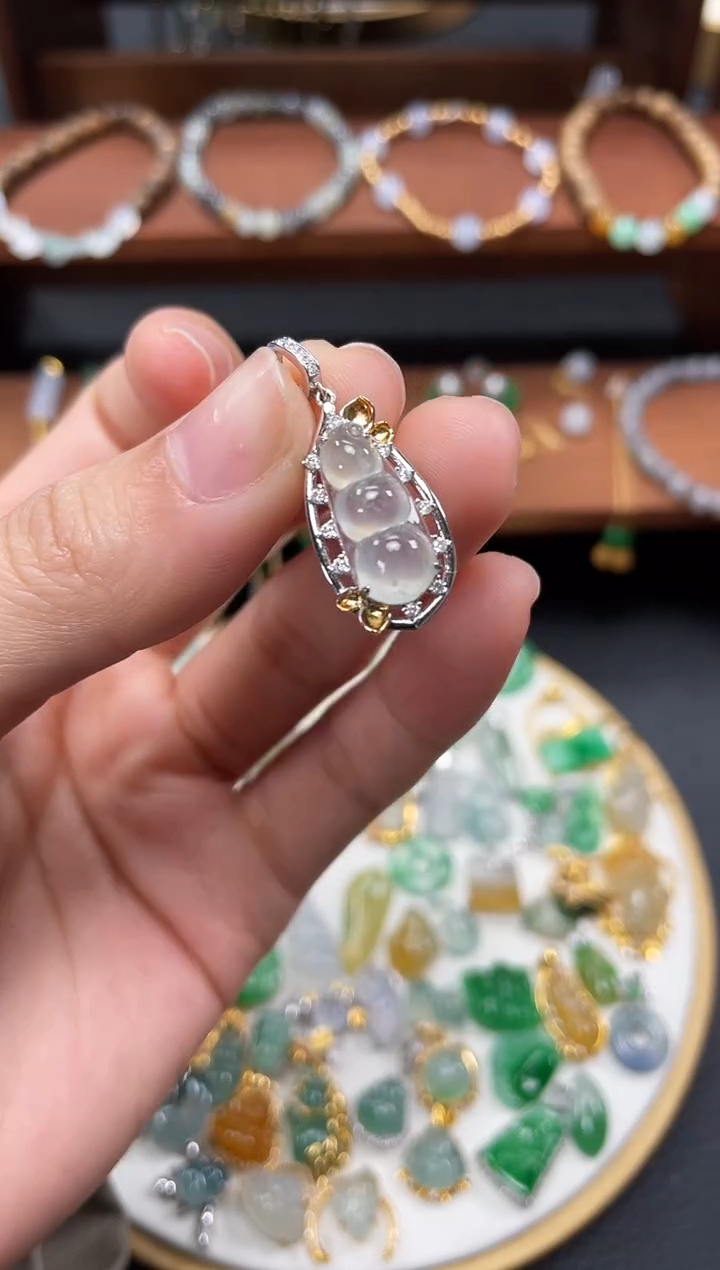 【闪购商品】翡翠吊坠(不含链)18K金镶嵌一个   JK682