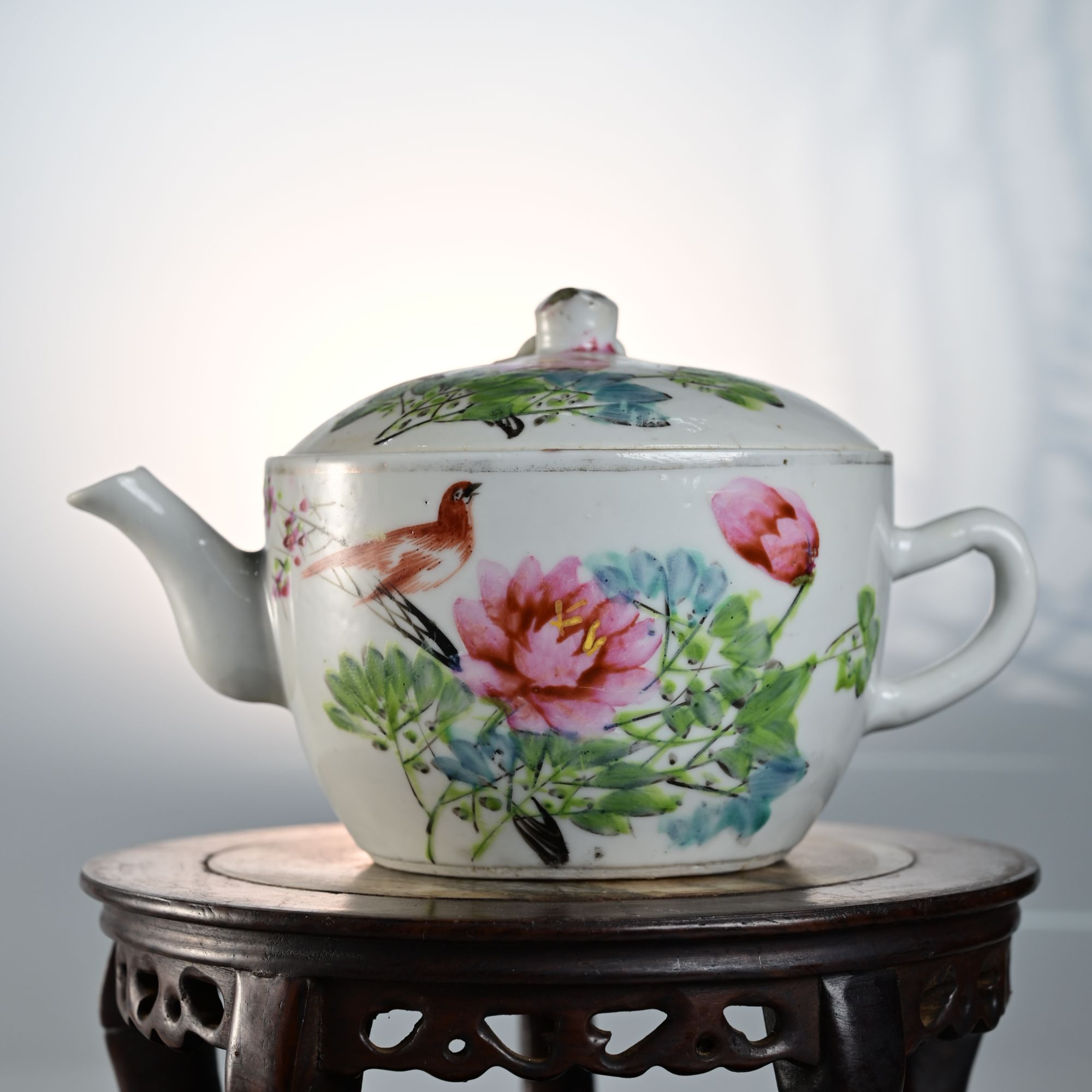 粉彩花鸟参汤壶精美
