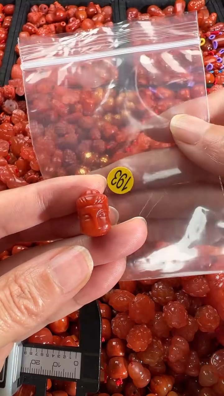 【闪购商品】南红玛瑙颈饰未镶嵌1