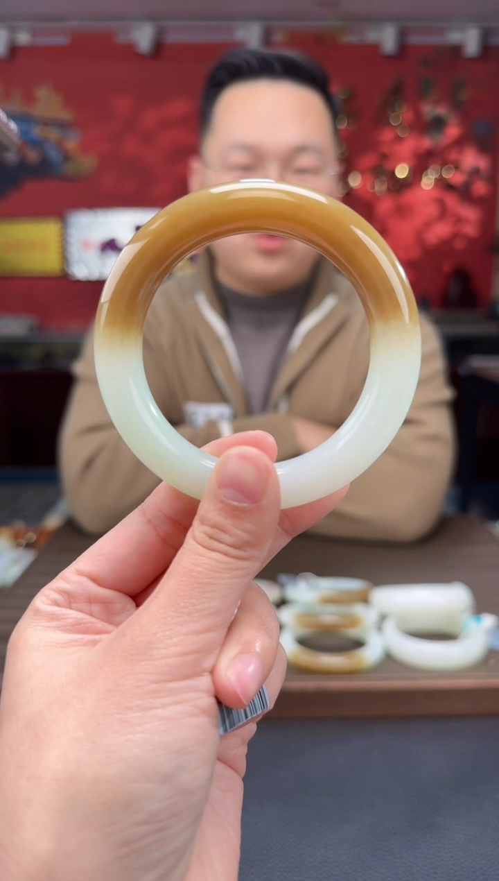 【闪购商品】和田玉.未镶嵌且末糖白镯54-61
