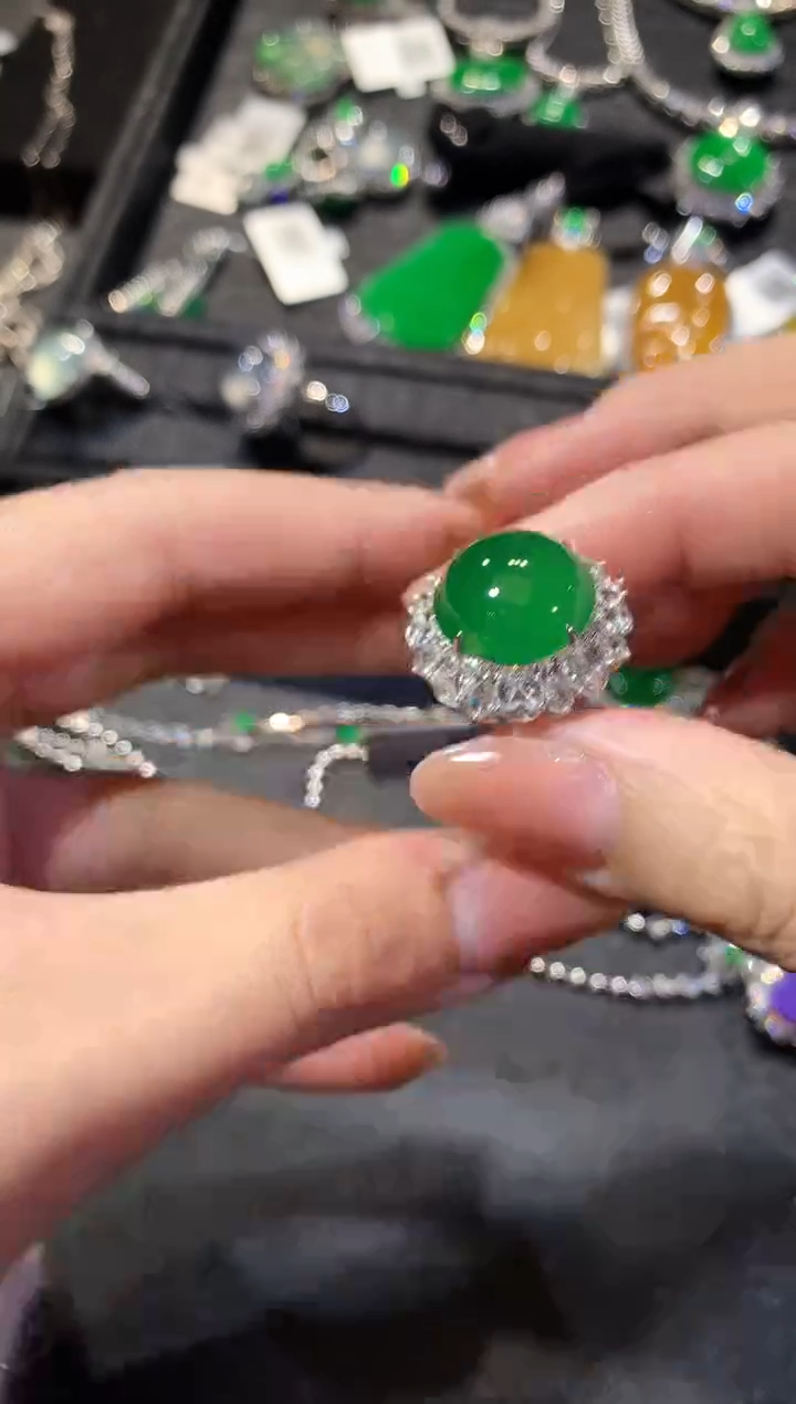 【闪购商品】翡翠戒指18K金镶嵌56-戒指95000