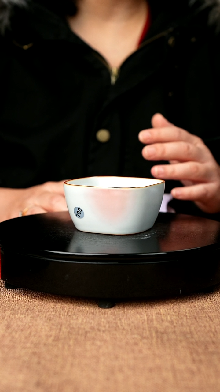 【闪购商品】700#一级品原矿钧瓷炉钧釉四方杯