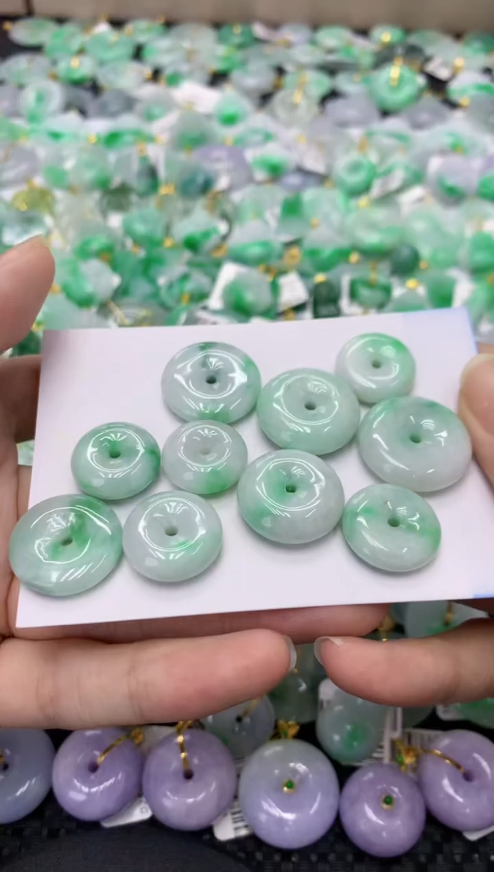 翡翠未镶嵌颈饰天然缅甸翡翠A货多样性发其一