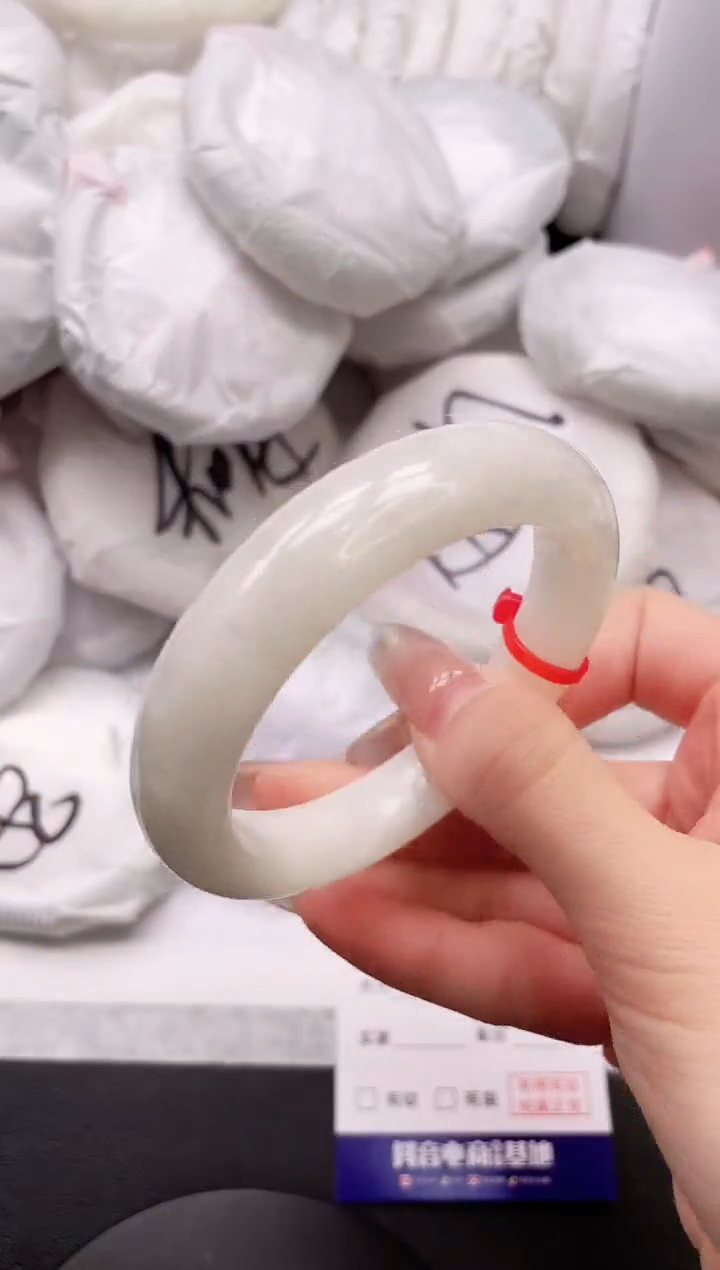 【闪购商品】和田玉手镯未镶嵌13K106-54