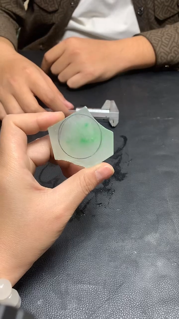 玉冰飘花边角毛坯