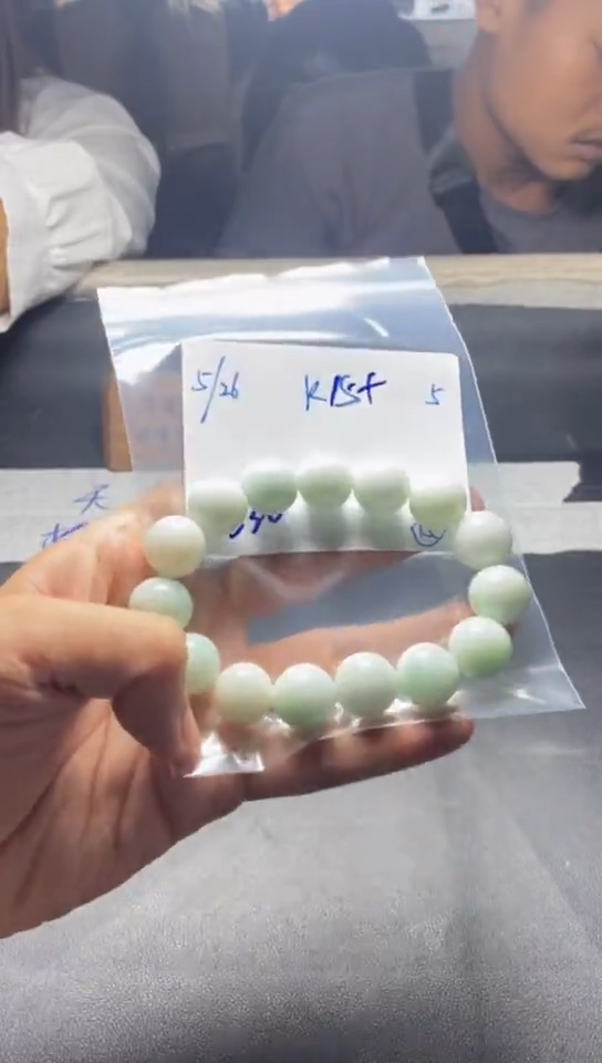 定制翡翠未镶嵌纯天然A货翡翠，多样性发货 拍一发一
