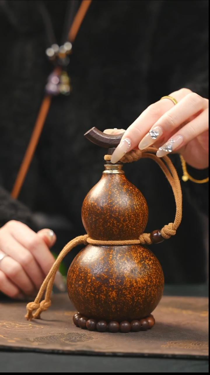 【闪购商品】XK175大漆酒葫芦不包手串及旋转底座