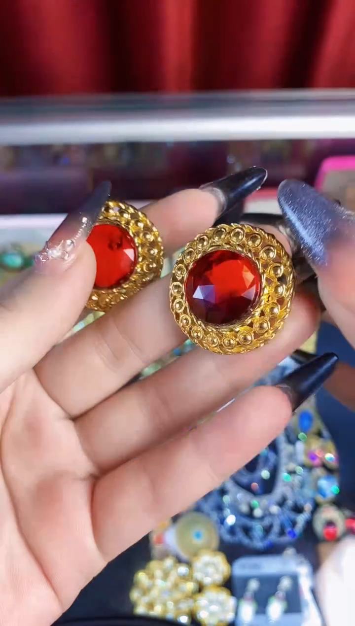 瓷片楚楚中古珠宝甄选不退换