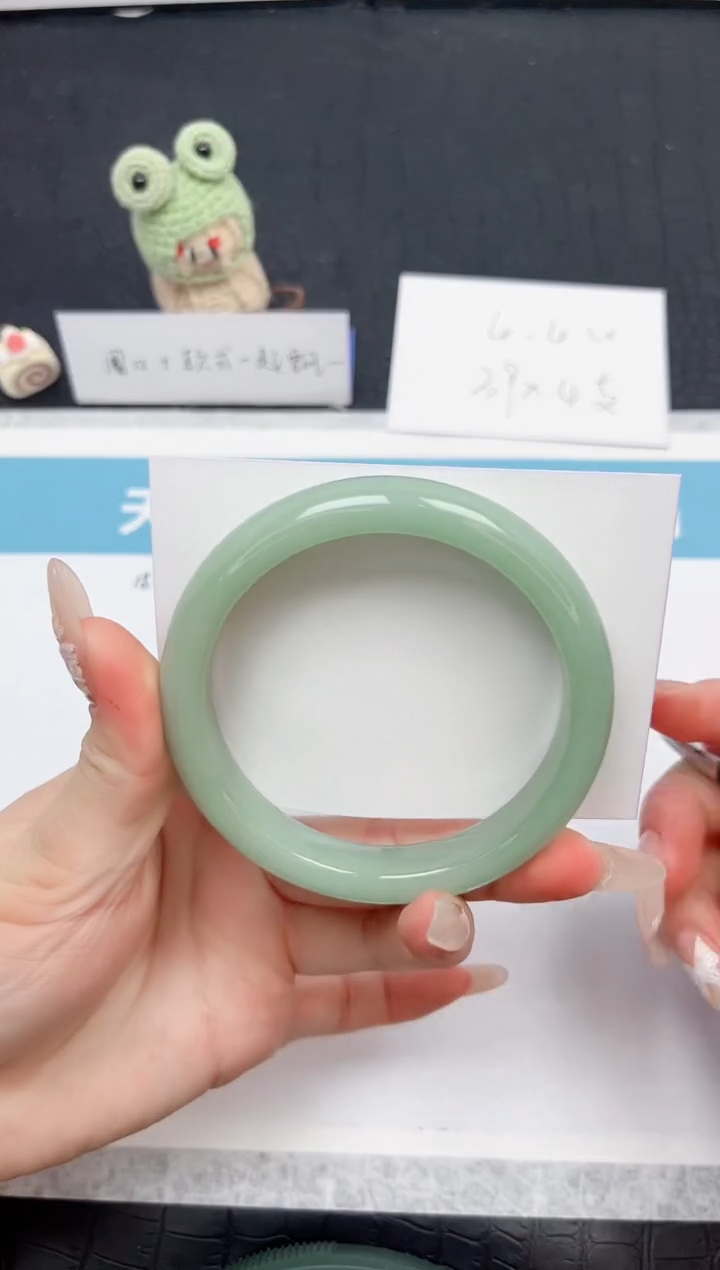 【闪购商品】石英质玉手镯未镶嵌257-63