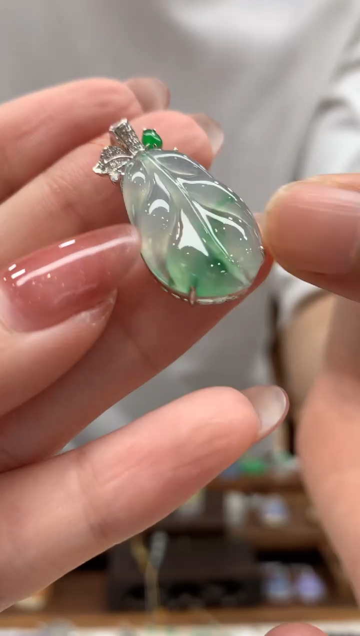 翡翠18K金镶嵌吊坠(不含链)叶子