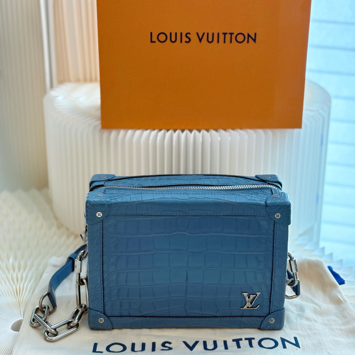 99新 LouisVuitton/路易威登 老佛爷softtrunk稀有皮单肩斜挎包