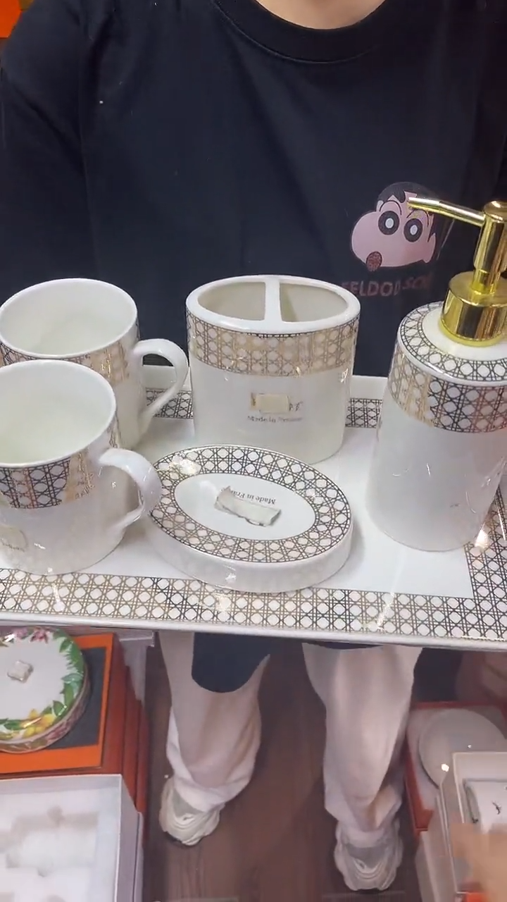 杯鸿辉家品牌瓷器，京东包邮！