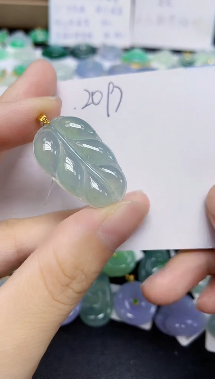 翡翠18K金镶嵌颈饰天然缅甸翡翠A货