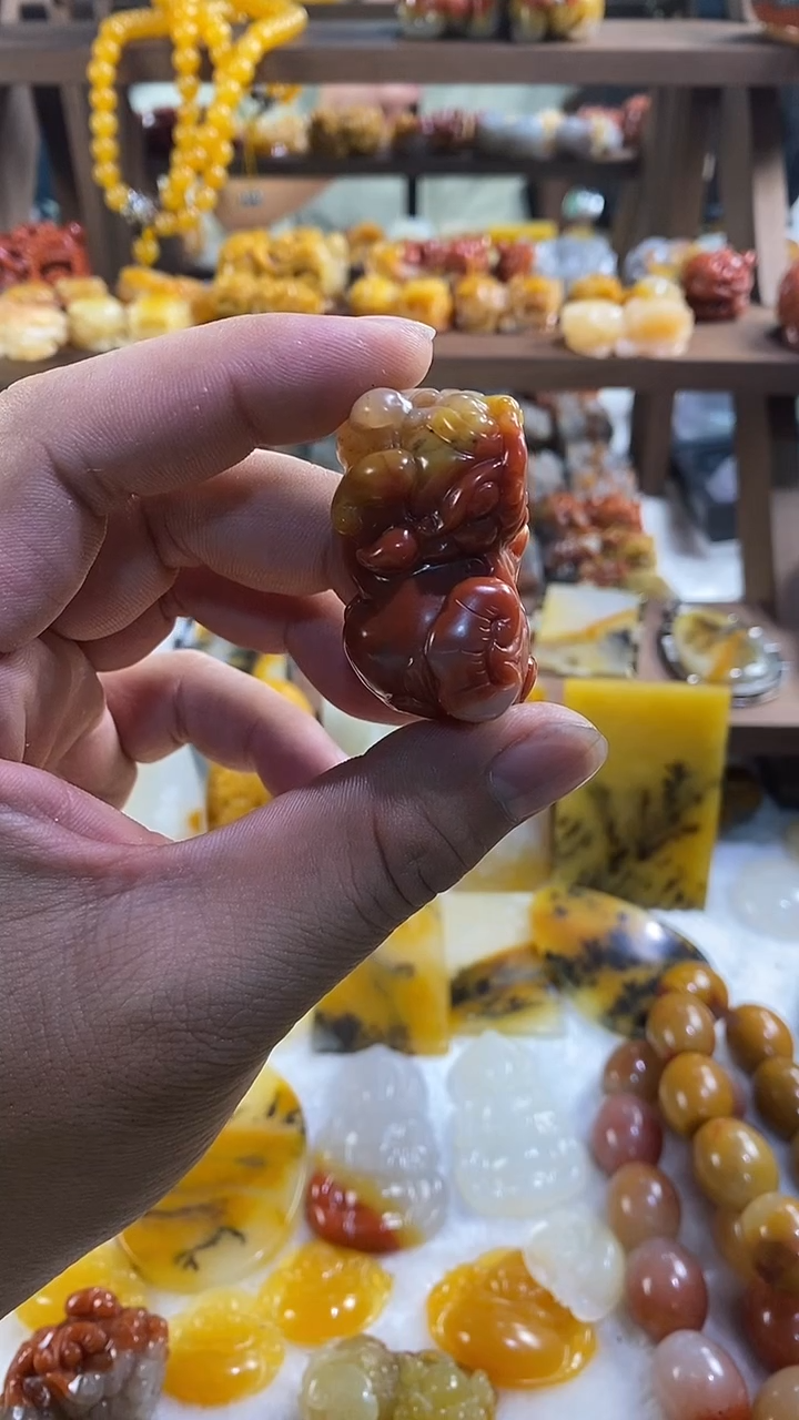 未镶嵌石英质玉挂件石英质玉貔貅