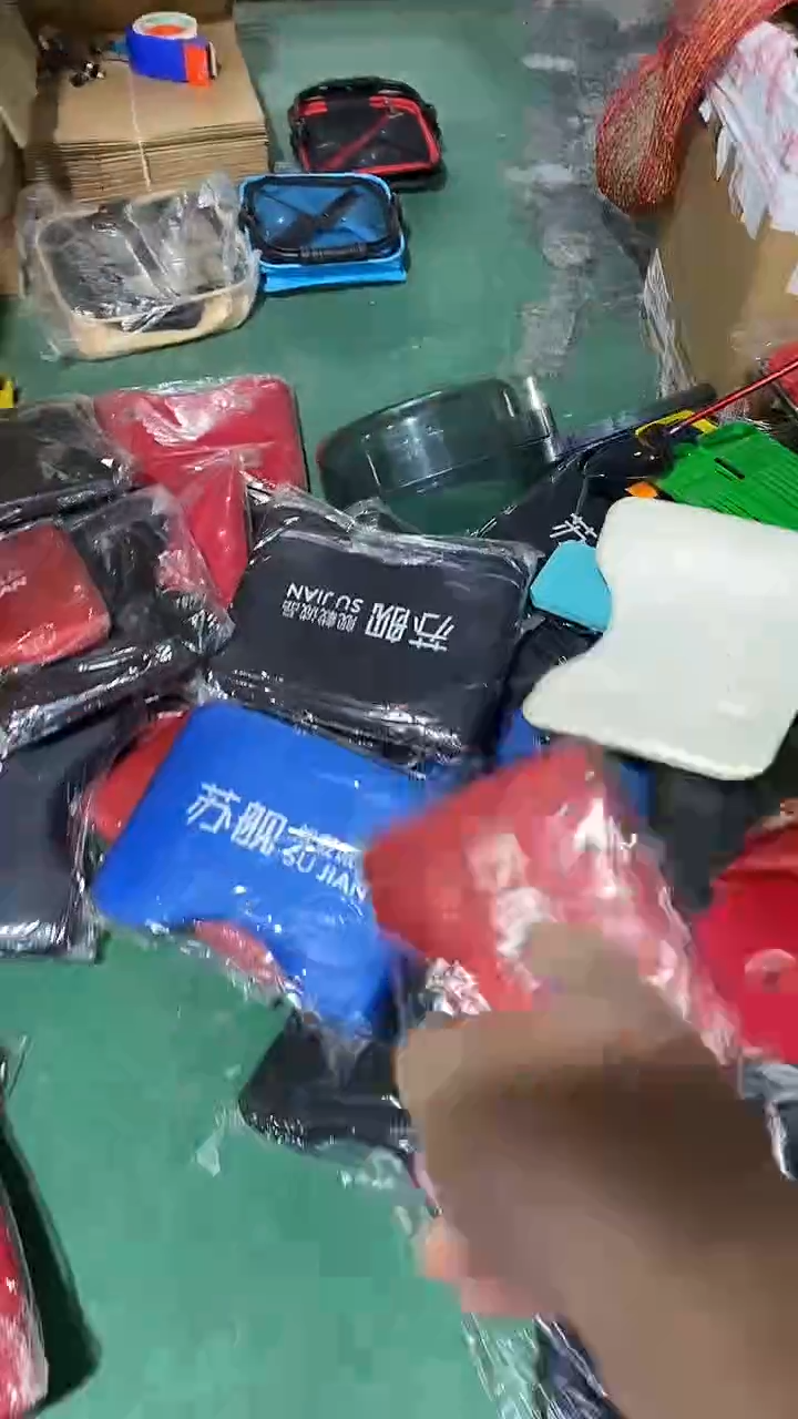 钓箱坐垫颜色随机