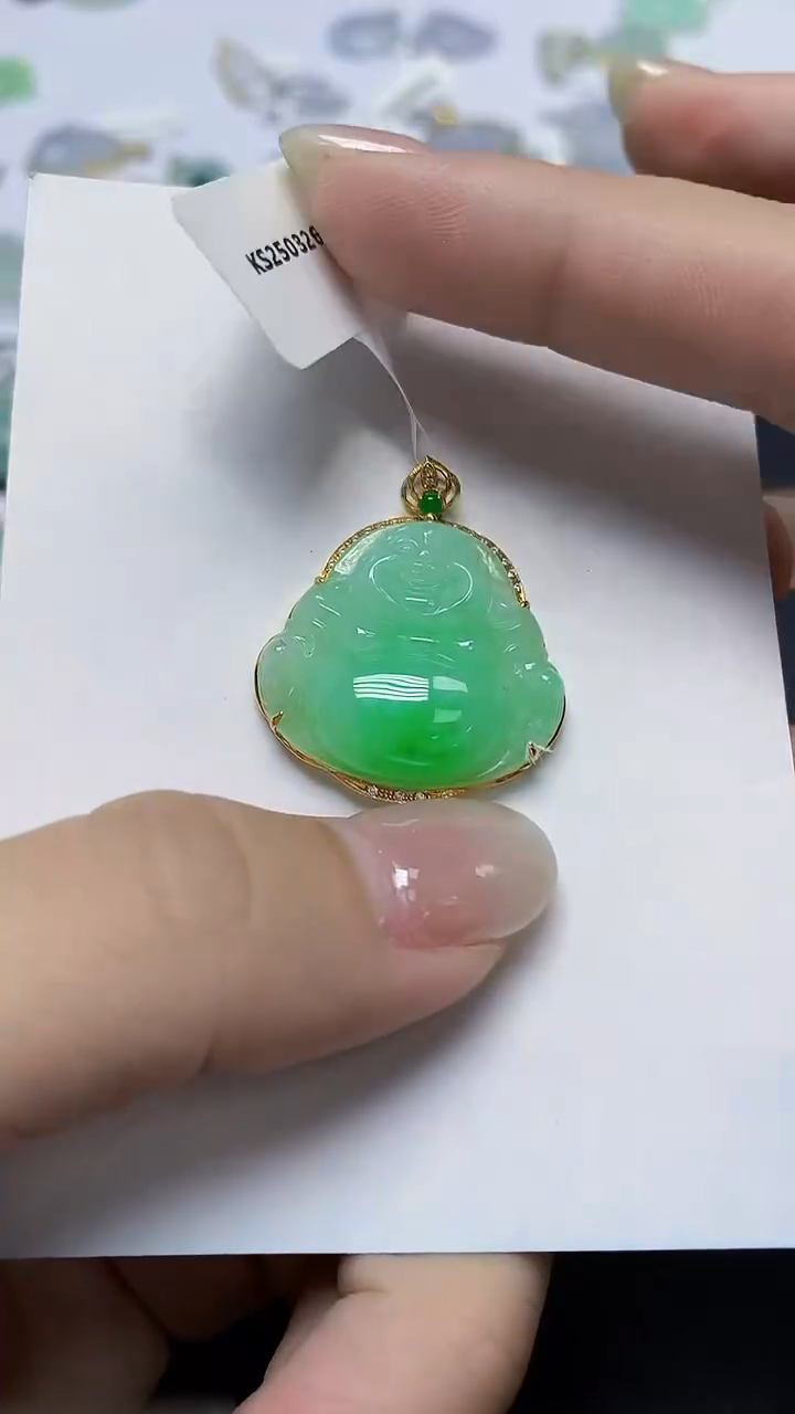 翡翠18K金镶嵌颈饰天然缅甸翡翠A货