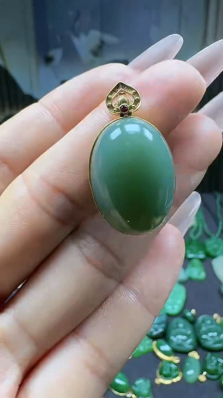 【闪购商品】和田玉挂件18K金镶嵌1