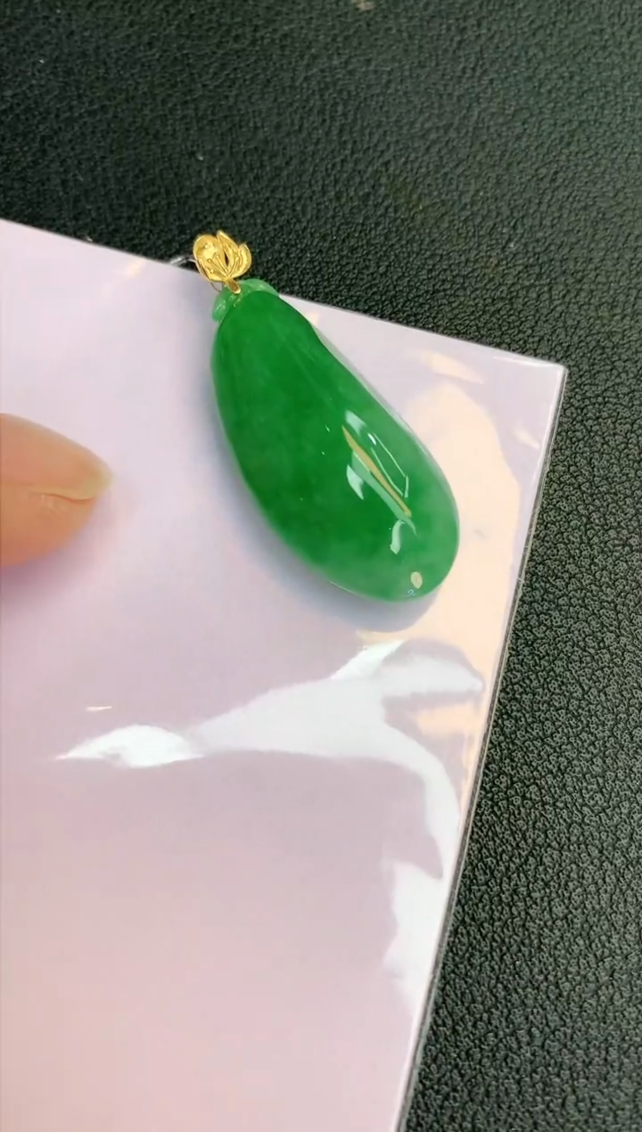 颈饰18K金镶嵌翡翠赠礼盒证书 珍珍