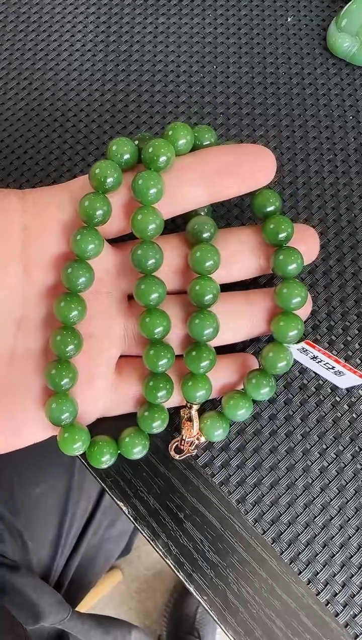 【闪购商品】和田玉（碧玉）项链未镶嵌绿猫妈妈链卡11左右