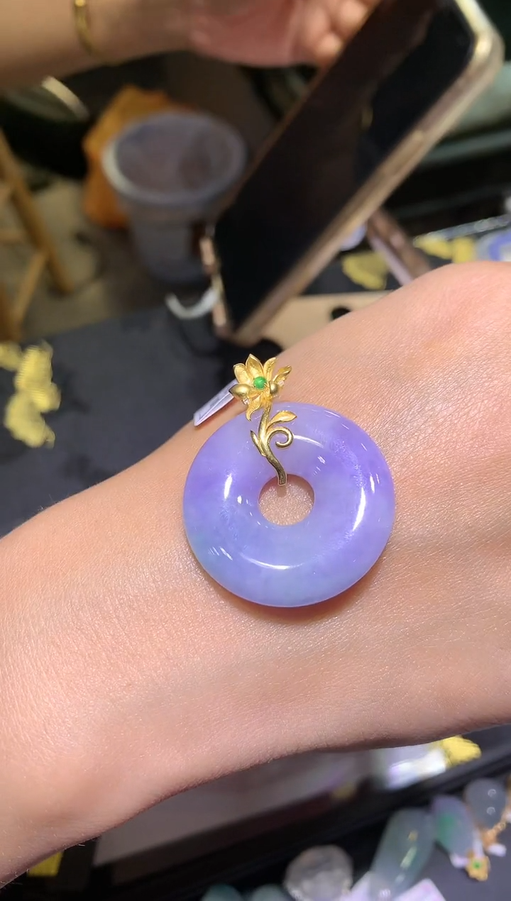 【闪购商品】翡翠吊坠(不含链)18K金镶嵌甜甜圈