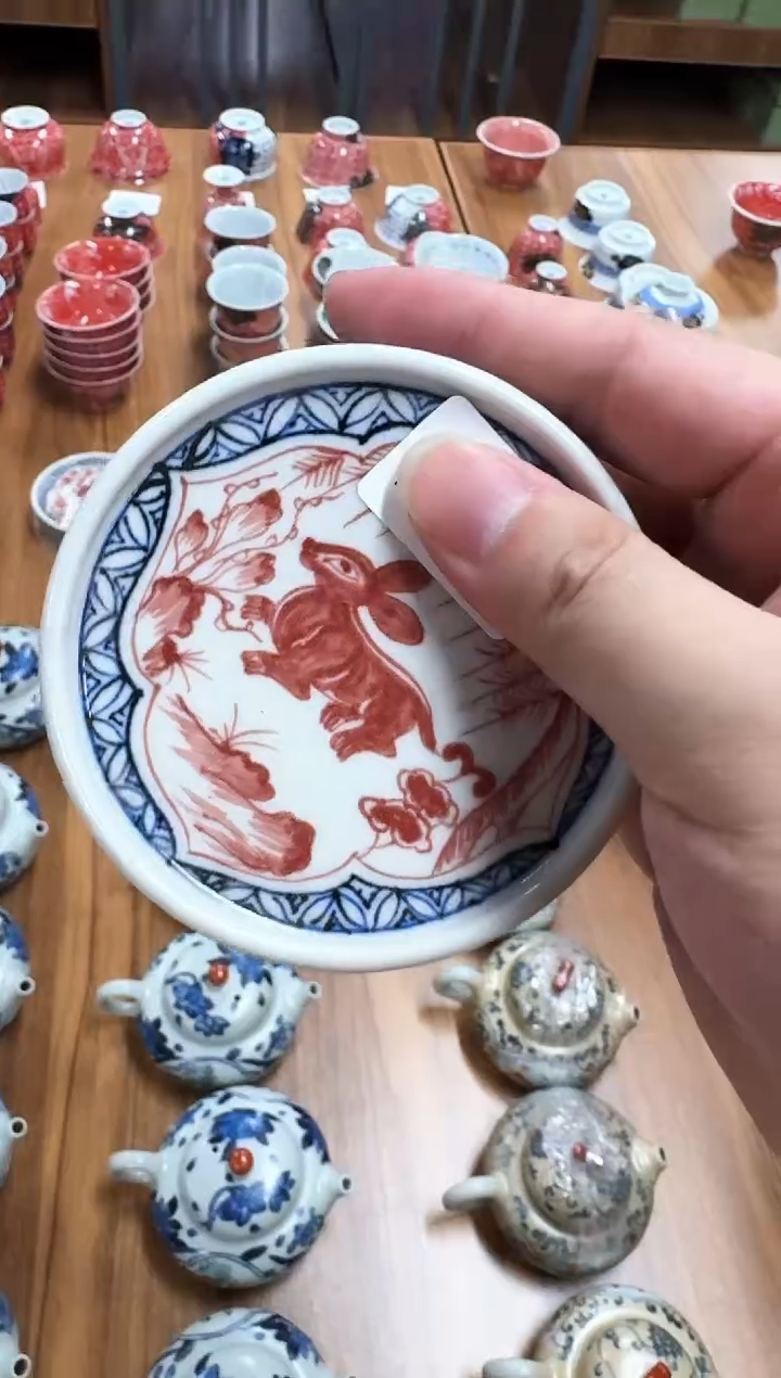 今天手机扫景德镇瓷器仓库