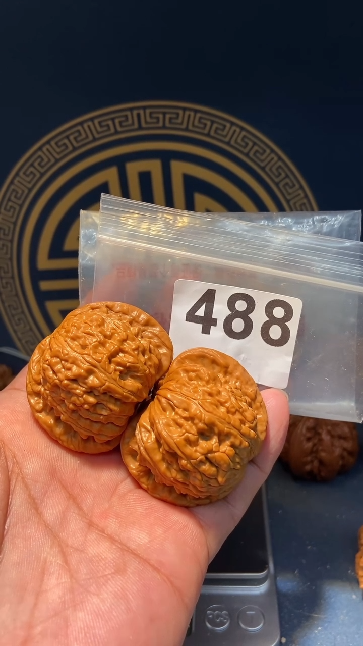 【闪购商品】文玩核桃吊坠488球白45尺